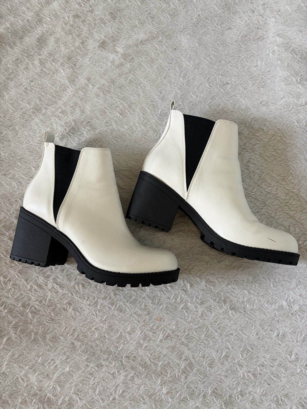 Chinese Laundry White and Black Chelsea Lug Heel Booties
